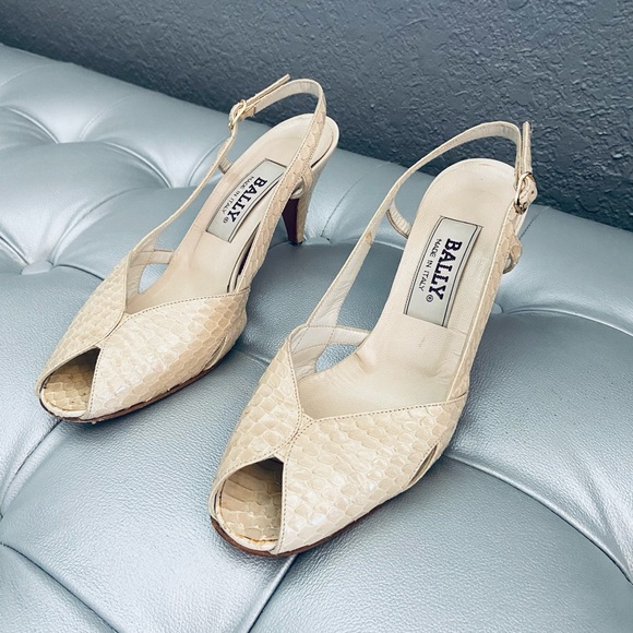 Vintage Bally Cream Peep Toe 3” Kitten Heels - Picture 4 of 9